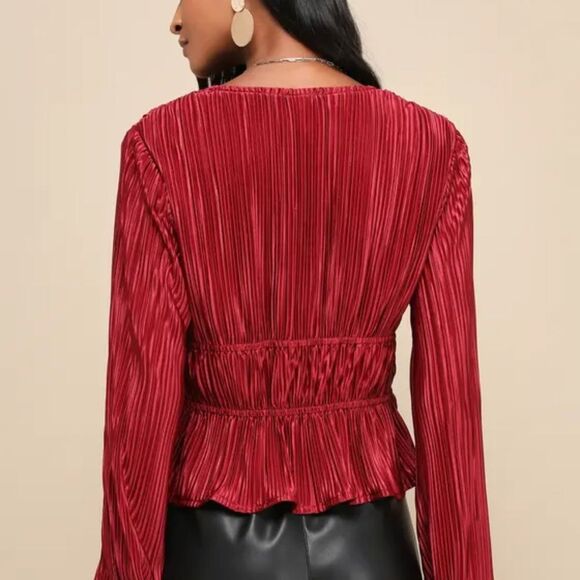 Luxe Designs Wine Red Plisse Satin Long Sleeve Tie-Front Top Size XL - Picture 3 of 6